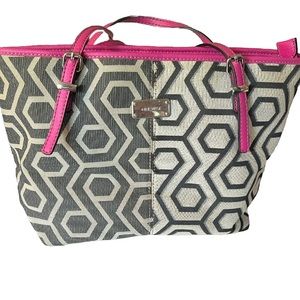 Nine West Shoulder Bag Purse Black Tan Pink zipper